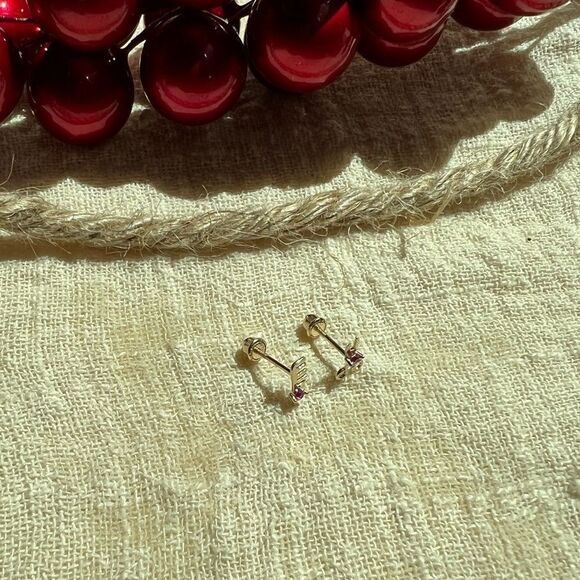 14k solid Gold Scissor & comb barber earrings stud earrings made in Los Angeles - Picture 7 of 7